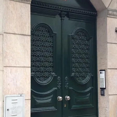 Fantastic Downtown New דירה ליסבון